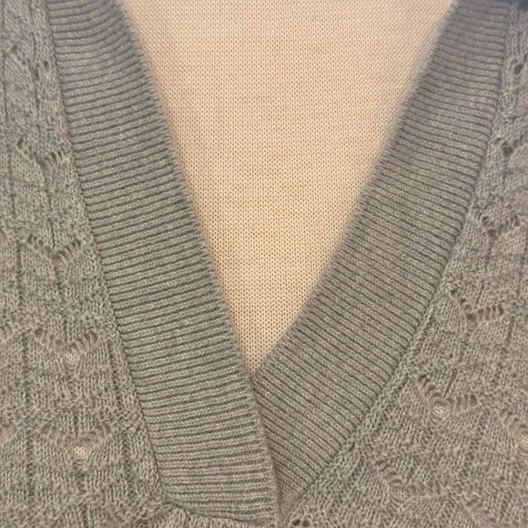 Barefoot Dreams Gray V-Neck Sweater - Picture 2 of 9